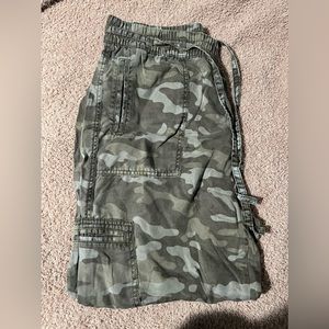 American Eagle Camo Cargo Joggers